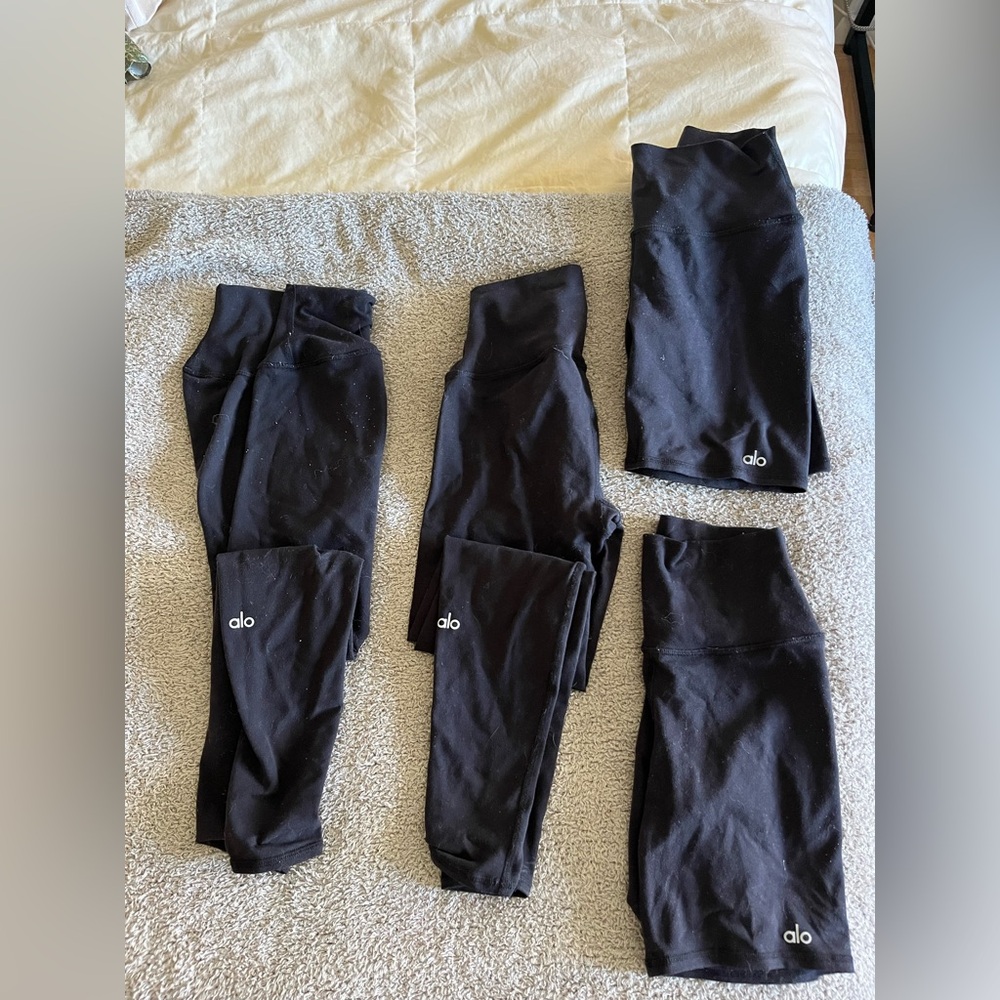 Set of 3 Alo 7/8 leggings and 2 biker shorts
